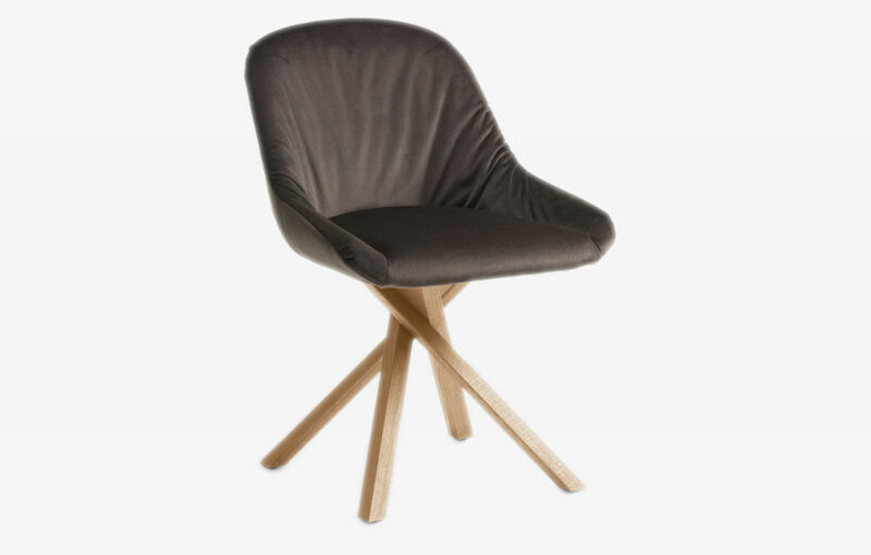 Chair Anni with wooden frame - Seat and back upholstered - Elastic active suspension (front)